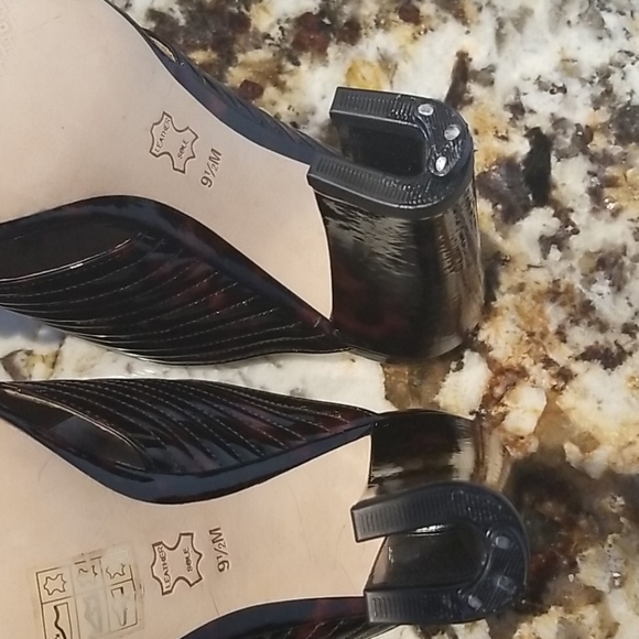 BRAND NEW TORY BURCH SHOES SIZE 9.5 - Picture 5 of 5